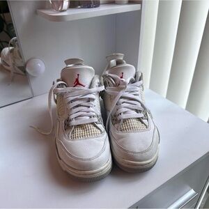 Jordan Women's Sneakers Retro 4 in White and Red